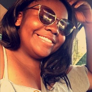 Meet your Posher, Ajah